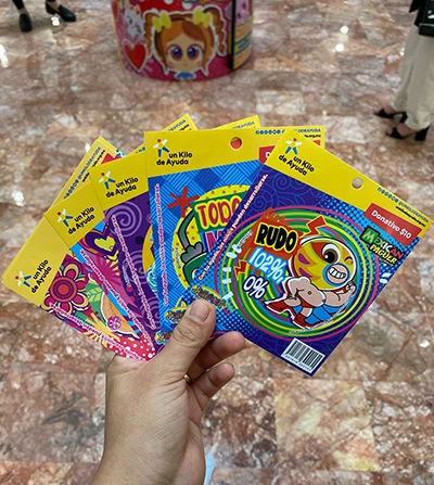 Las Tarjetas- stickers de Distroller en colaboración con Un kilo de ayuda